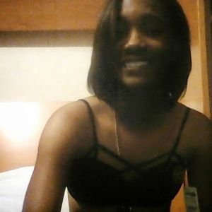 Meet your Posher, Roxanne